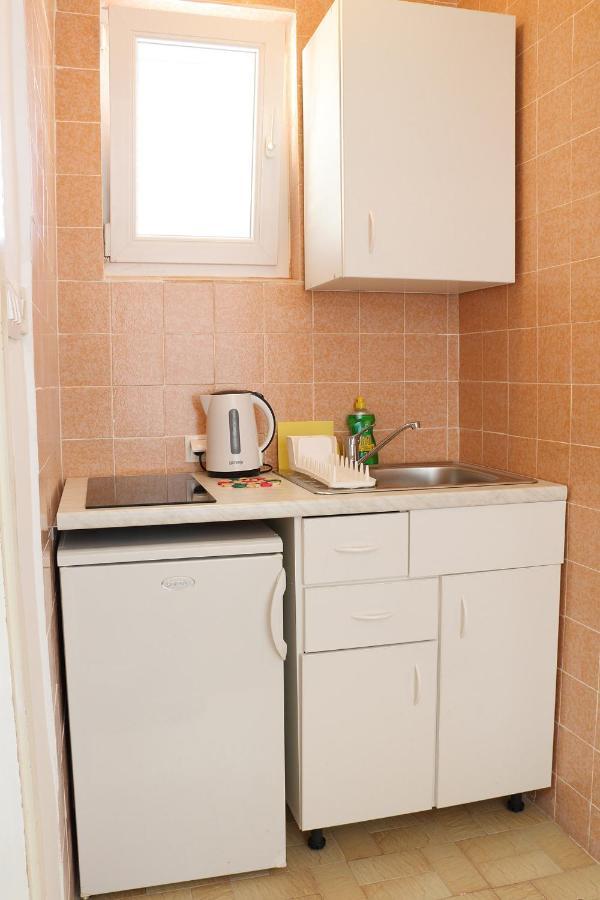 Apartment For One Person Kukljica Zewnętrze zdjęcie